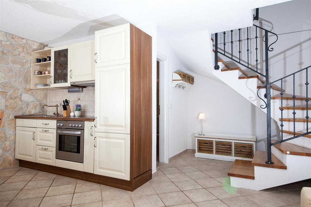 Apartments Plana, Зострог Екстер'єр фото